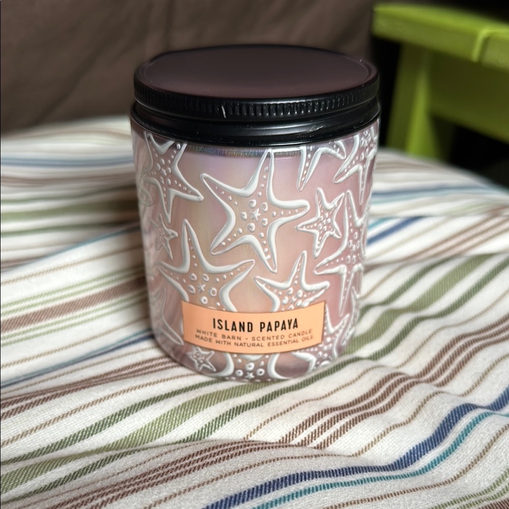 White Barn Island Papaya Single Wick Candle